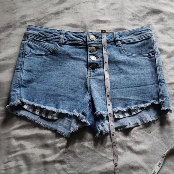 Urban Heritage Short - Picture 2 of 4